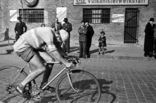 Berlin. Max-Knaack-Eröffnungs-Radrennen am 16.10.1949