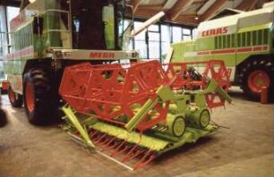 Fotografie: Erntetechnik, Mähdrusch, Mähdrescher selbstfahrend, Schneidwerk