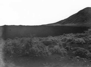 Landschaft mit Lavastrom : Blick auf eine Landschaft mit Lavastrom auf der kapverdischen Insel Fogo.