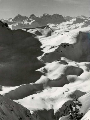 Blick vom Weißhorn zum Valbellahorn