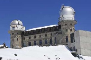 Zermatt - Observatorium auf dem Gornergrat : Seitenansicht des Observatoriums auf dem 3089 m hohen Gornergrat. Aufgenommen am 17. Mai 2010 in Zermatt
