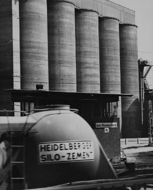 Archivfotografie "motive_menschen_arbeit_zement_on03"