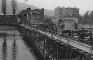 Zerstörte Daimler-Brücke Untertürkheim, Behelfsbrücke