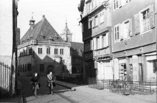 Colmar: Blick aus der Gerbergasse auf Kaufhaus und Münsterturm