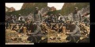 Soldaten beim Brennholz hacken im Gebirge
