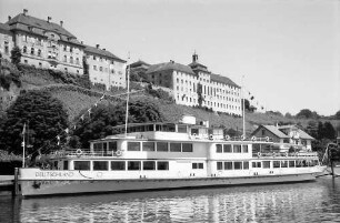 Meersburg: Motorschiff "Deutschland" im Hafen