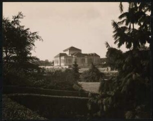 Gautheater Westmark (auch: Grenzlandtheater Saarpfalz, Saarländisches Staatstheater), Saarbrücken: Ansicht von Osten