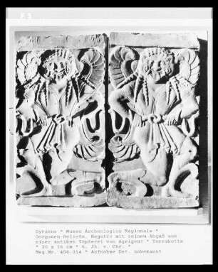 Gorgonen-Reliefs, Negativ mit seinem Abguss aus einer antiken Töpferei von Agrigent