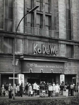 Tauentzienstraße. KaDeWe