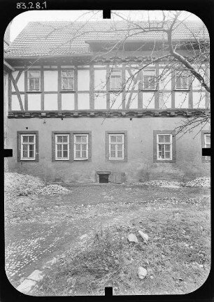 Mühlhausen, Holzstraße 13. Antoniusstift (Wiederaufbau nach 1649). Eingangsfront (Teilansicht)