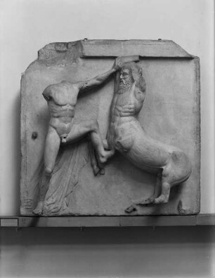 Metope mit Kampfszene zwischen Lapith und Kentaur