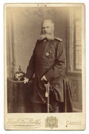 Portrait eines älteren Mannes in Uniform