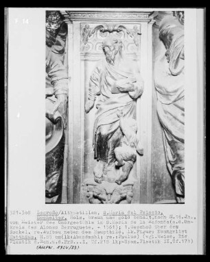 Hochaltar, 1. Obergeschoss, rechte Seite: Evangelist Matthäus