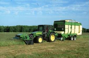 Fotografie: Futtererntetechnik, Ladewagen, Be- und Entladen, Trommelmähwerk, Frontmähwerk