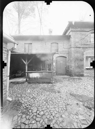 Görlitz, Dr.-Kahlbaum-Allee 22. Wasserheil- und Badeanstalt "Freisebad" (1887). Nebengebäude. Hoffront(Teilansicht)