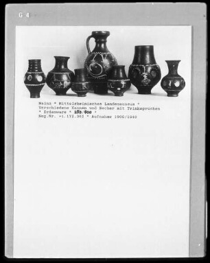 Kannen und Becher, zum Teil mit Trinksprüchen
