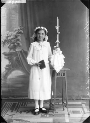 Anna Klara Hollerbach als Erstkommunikantin