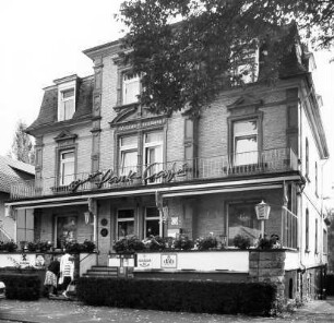 Villa Quisiana (Massivbau); Nidda, Kurstraße 1