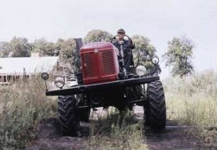 Allradschlepper RTA 60 Typ "Bornim"; Versuchsmuster VII bei der Erprobung.