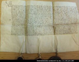 Bündnis zwischen Hero von Dornum und Edo Wiemken und der Stadt Hamburg = OUB II, Nr. 1335, S. 368 Anhängende Siegel 1 und 2 erhalten, 3 beschädigt erhalten