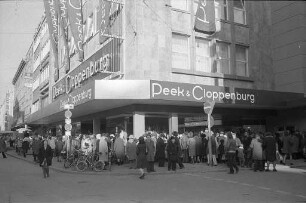 Eröffnung des Bekleidungshauses Peek & Cloppenburg in der Kaiserstraße Ecke Lammstraße