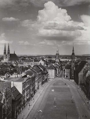 Obermarkt mit Peterskirche, Rathaus und Dreifaltigkeitskirche vom Reichenbacher Turm gesehen
