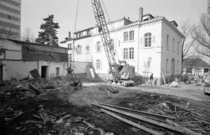 Freiburg: Abbruch Haus Bismarckallee, von hinten