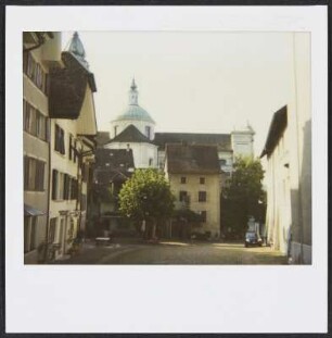 Blick vom Riedholzplatz auf die St. Ursenkathedrale in Solothurn