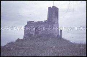Blick auf die Ruine der Burg Landshut in Bernkastel-Kues