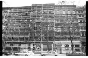 Kleinbildnegativ: Ehemals besetztes Haus, Maaßenstr. 11, 1981