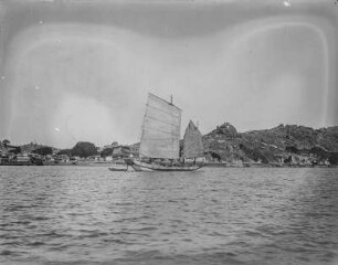 Segelschiff : Schiff mit gesetztem Segel