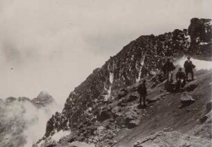 Im Krater des Guagua-Pichincha (braun)