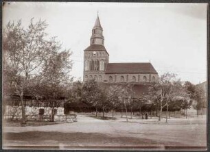 Schivelbein (Swidwin/Polen). Marienkirche. Straßenansicht