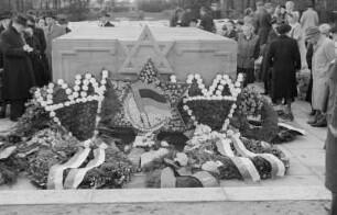Einweihung eines Denkmals der Jüdischen Gemeinde zu Leipzig : Denkmal für die jüdischen Opfer im Nationalsozialismus