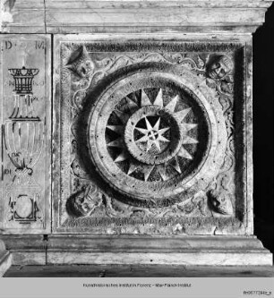 Altar : Reliefplatte eines ehemaligen Taufbeckens