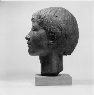 Porträtkopf eines Mädchens : Porträtkopf eines Mädchens. Bronze (vor 1963; W. Arnold)