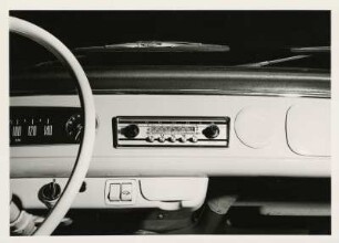 Auto-Radio der Grundig-Werke