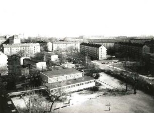 Dresden-Altstadt. Blick aus dem Wohnhochhaus, Terrassenufer 14, nach Osten