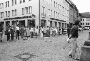 Freiburg im Breisgau: Friedensdemo auf dem Münsterplatz