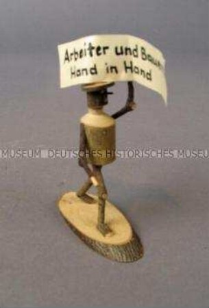 Holzfiguren Diorama zur Landwirtschaft (Figur mit Spruchband)