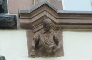 Gesimskonsolen mit Berufsdarstellungen — Männlicher Handwerker