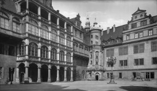 Großer Schlosshof : Dresden, Residenzschloss, Großer Schloßhof, Ansicht von Südwesten auf den Norflügel mit Altan und den Ostflügel