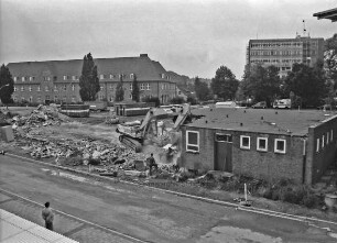 Bahnhof: Abriss des alten Bahnhofsgebäudes