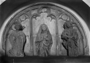 Heiliges Grab: Maria und Johannes mit Stifter