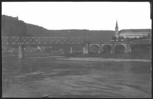 Bodenbach-Tetschen. Schloss und Nordwestbahnbrücke (Eisenbahnbrücke, 1867)