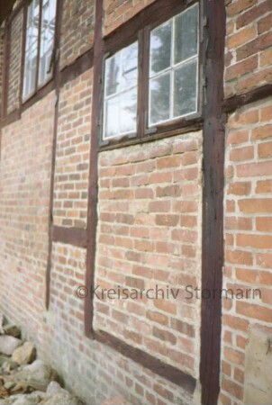 Drahtmühle: Restaurierung: Detailaufnahme: Außenmauer: Gefache mit Ausmauerung, Fenster