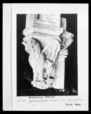 Fragment einer Adlerkonsole