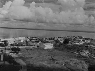Blick auf Daressalam : Blick auf ein Stadtviertel in der Bucht von Daressalam