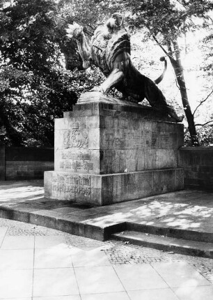 Leibgardistendenkmal; Darmstadt, Friedensplatz