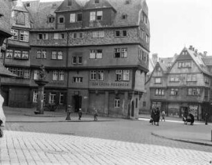 Frankfurt, Zum Roseneck : Gasthaus „Zum Roseneck“ und Freiheitsbrunnen, Große Fischergasse